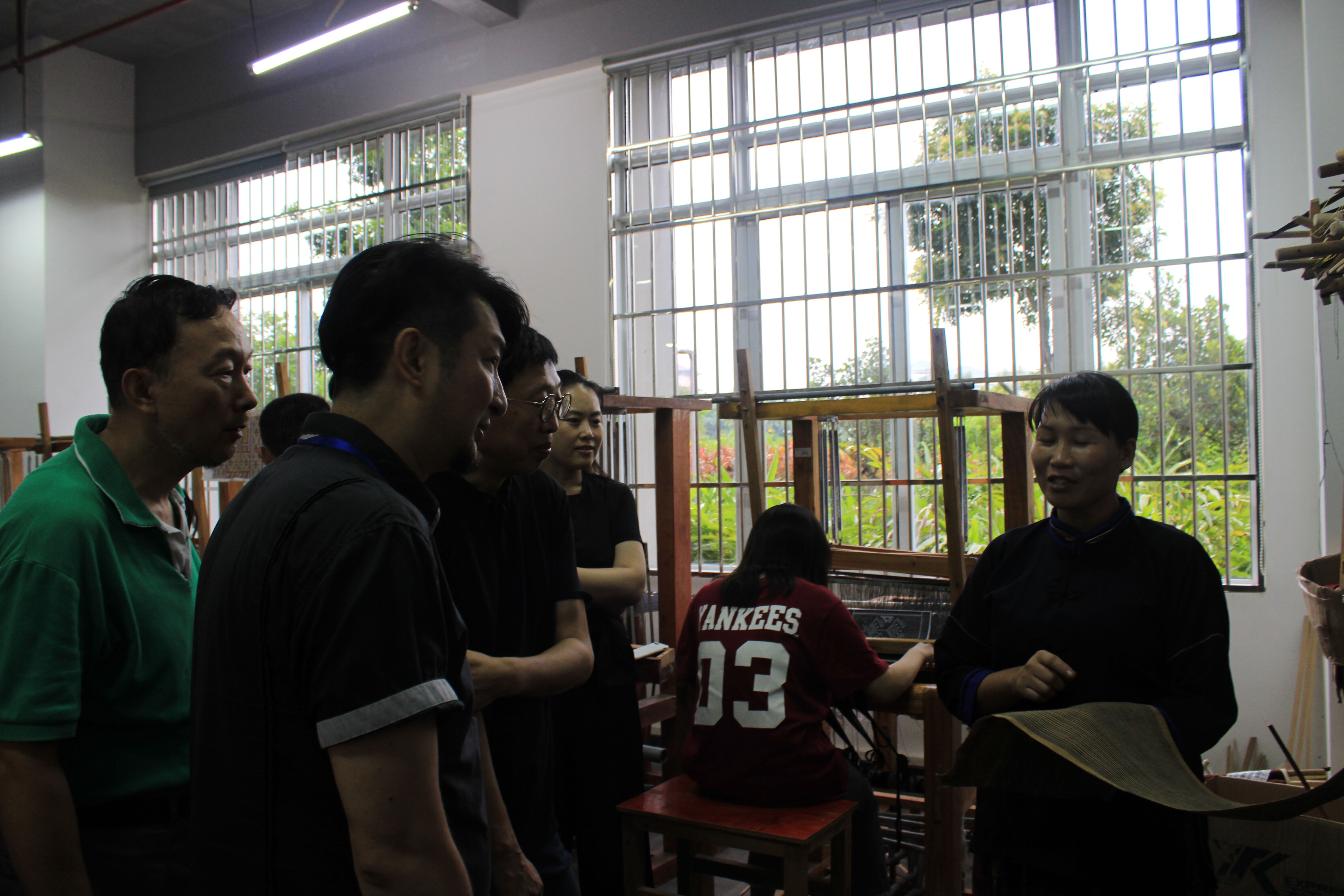 美术学院积极迎接本科教学预评估专家考察工作