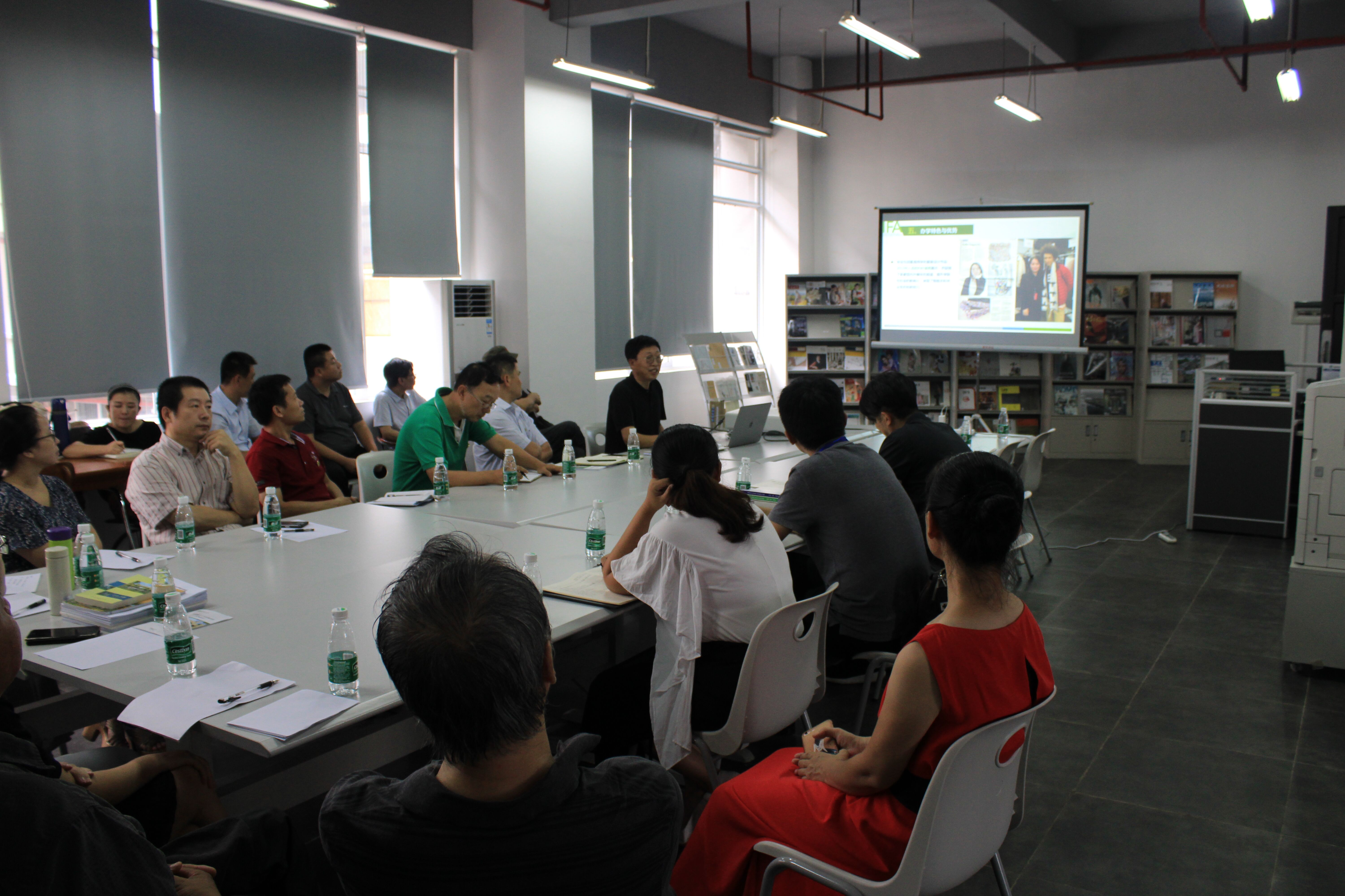 美术学院积极迎接本科教学预评估专家考察工作