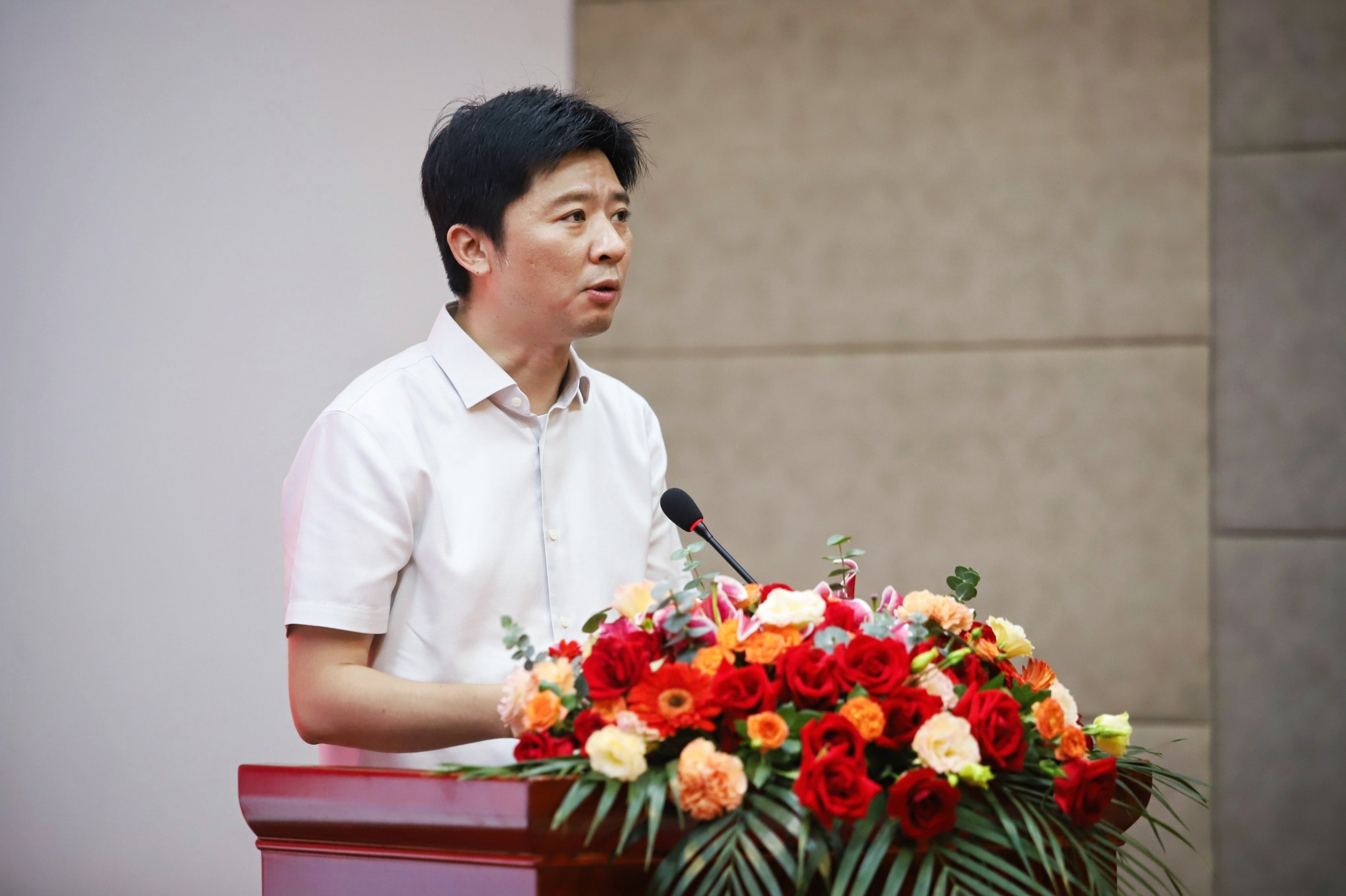 弘扬琼崖革命精神  普及爱国美术教育——《海南红色经典故事系列绘本》新书发布会隆重