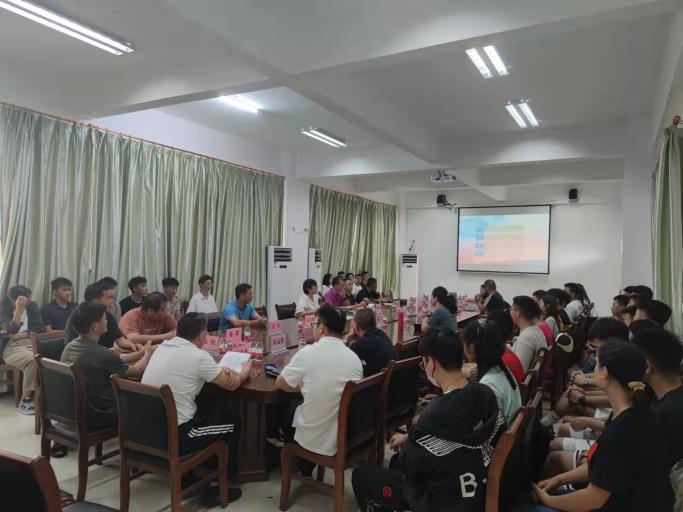 我院举行2021级研究生导师见面暨入学教育大会