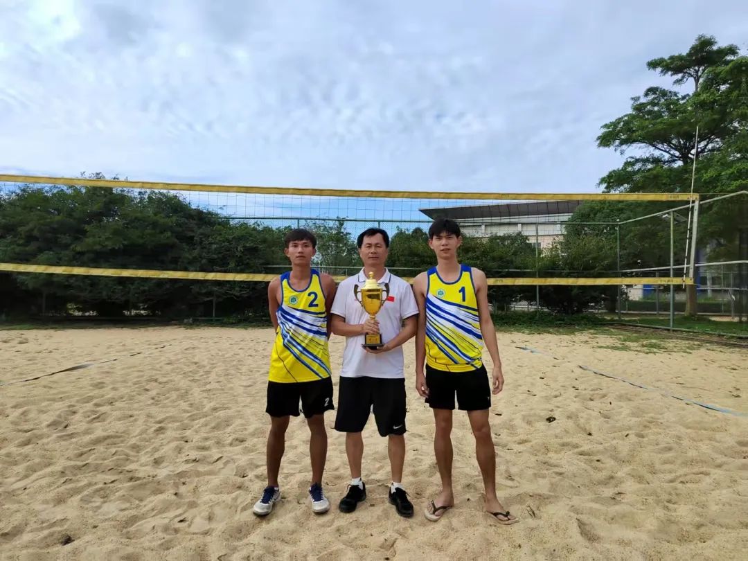 九载春秋奋战“沙场”，今朝盛夏再踏征途――记星空游戏官方沙滩排球队
