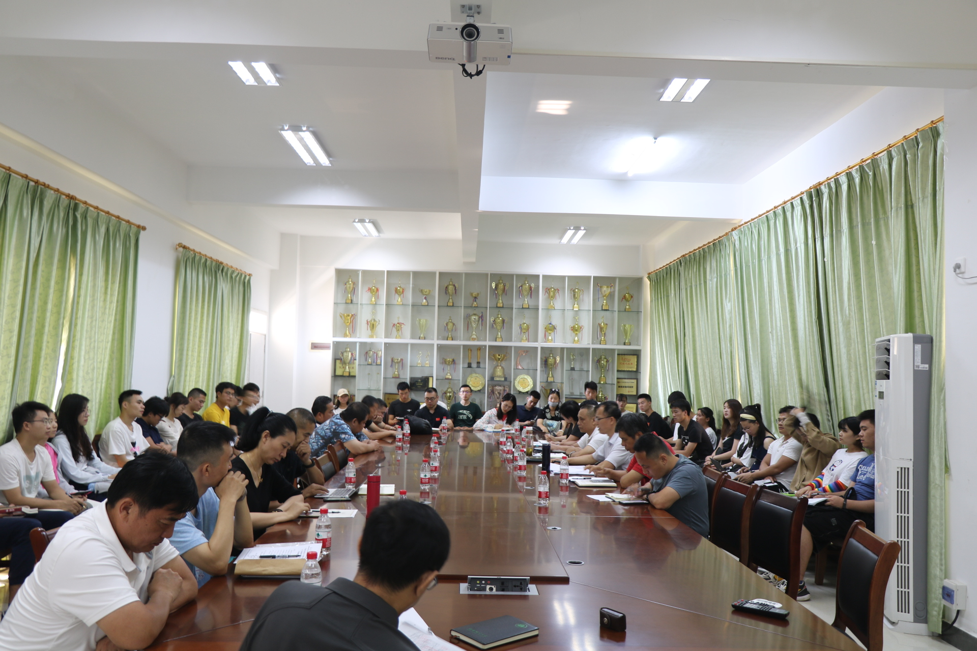 我院召开2021年学位论文工作会