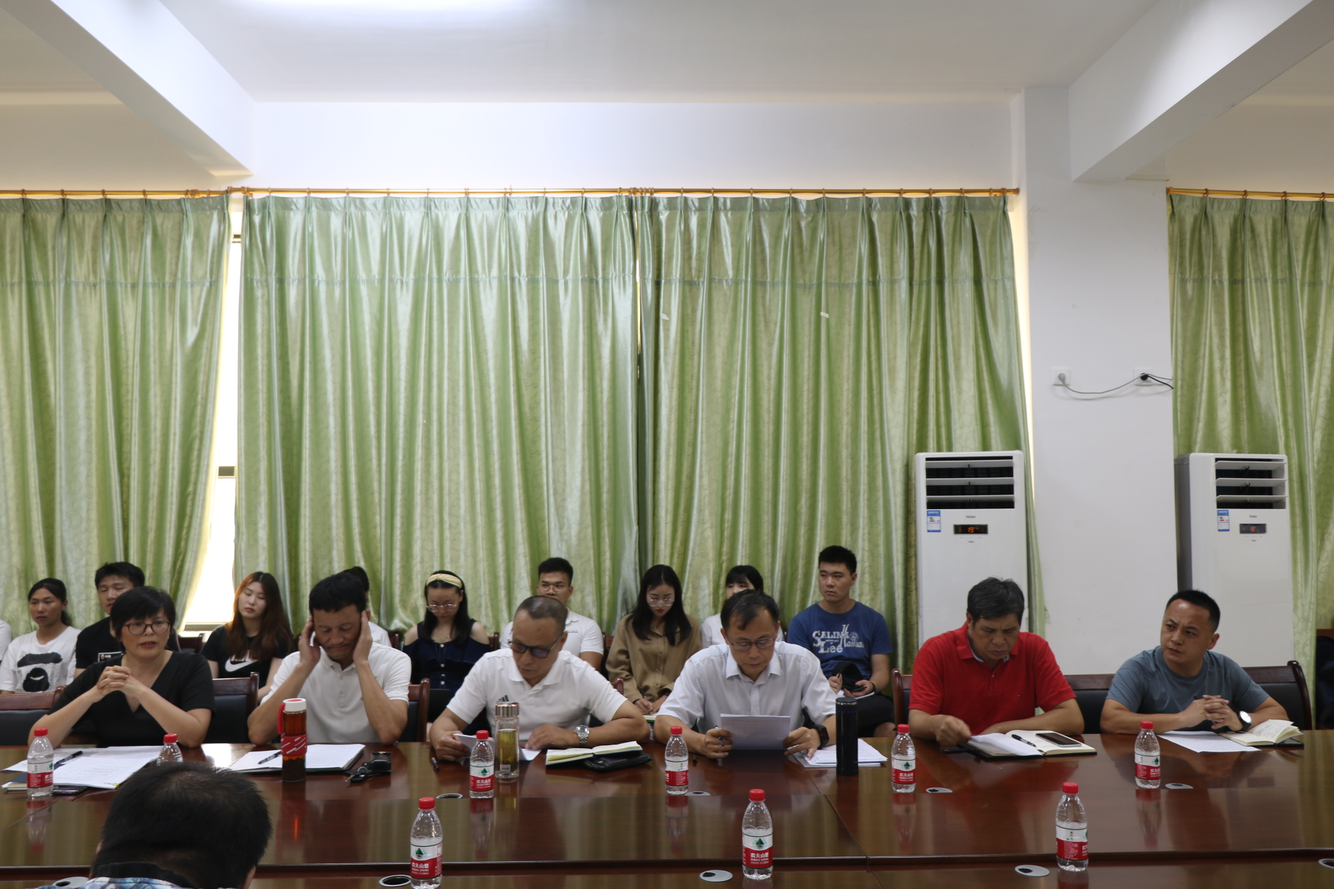 我院召开2021年学位论文工作会