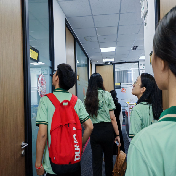 我院公益法律服务宣讲团走进广东华商（三亚）律师事务所交流网信普法服务