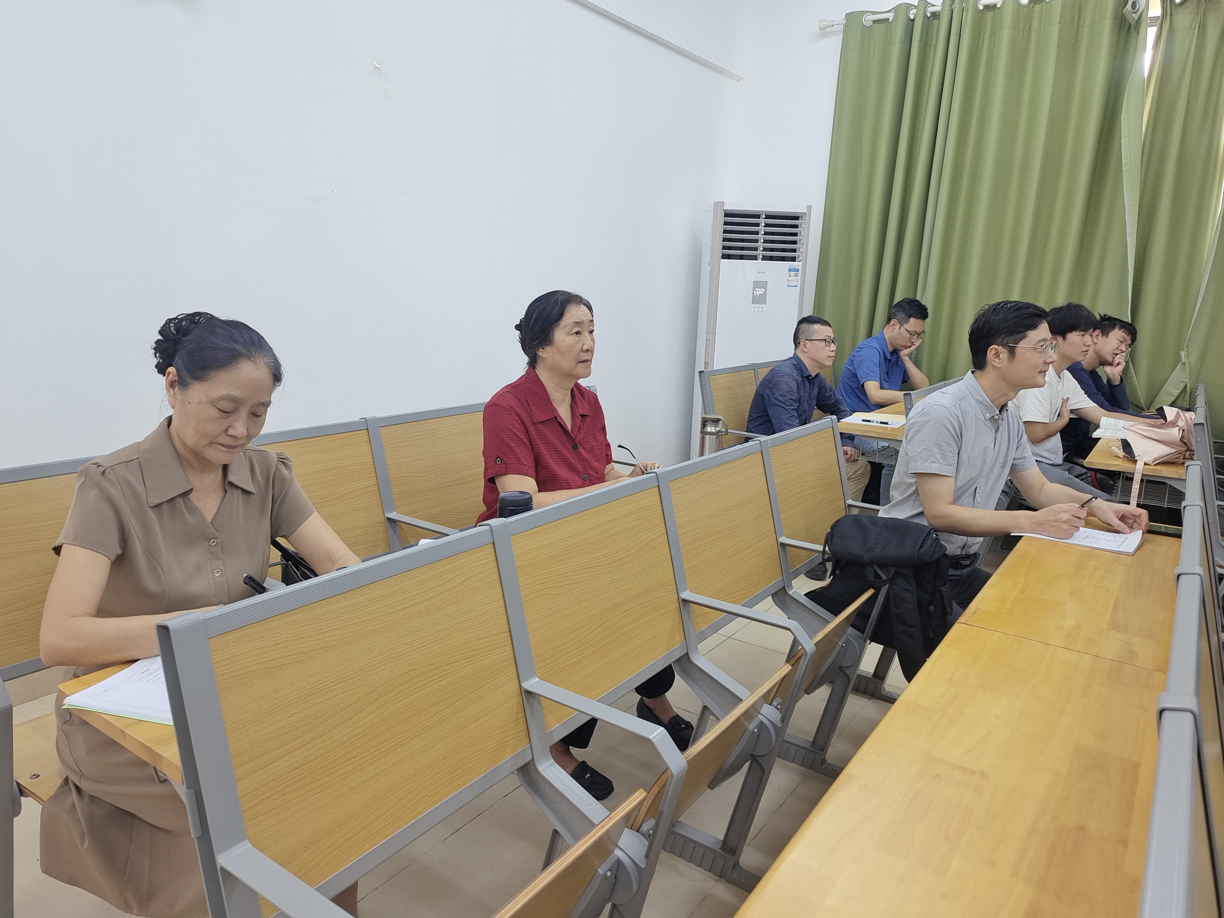 “督”教学“导”发展 校院两级教学督导助力新教师成长