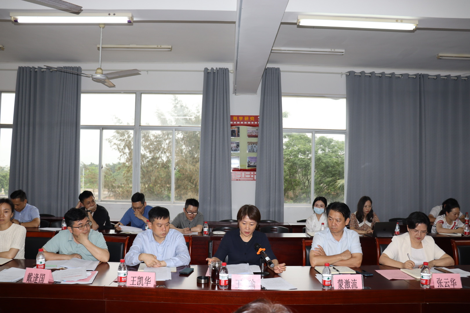 校领导到我院参加“培育一流学科专业，建设一流师范大学”大讨论