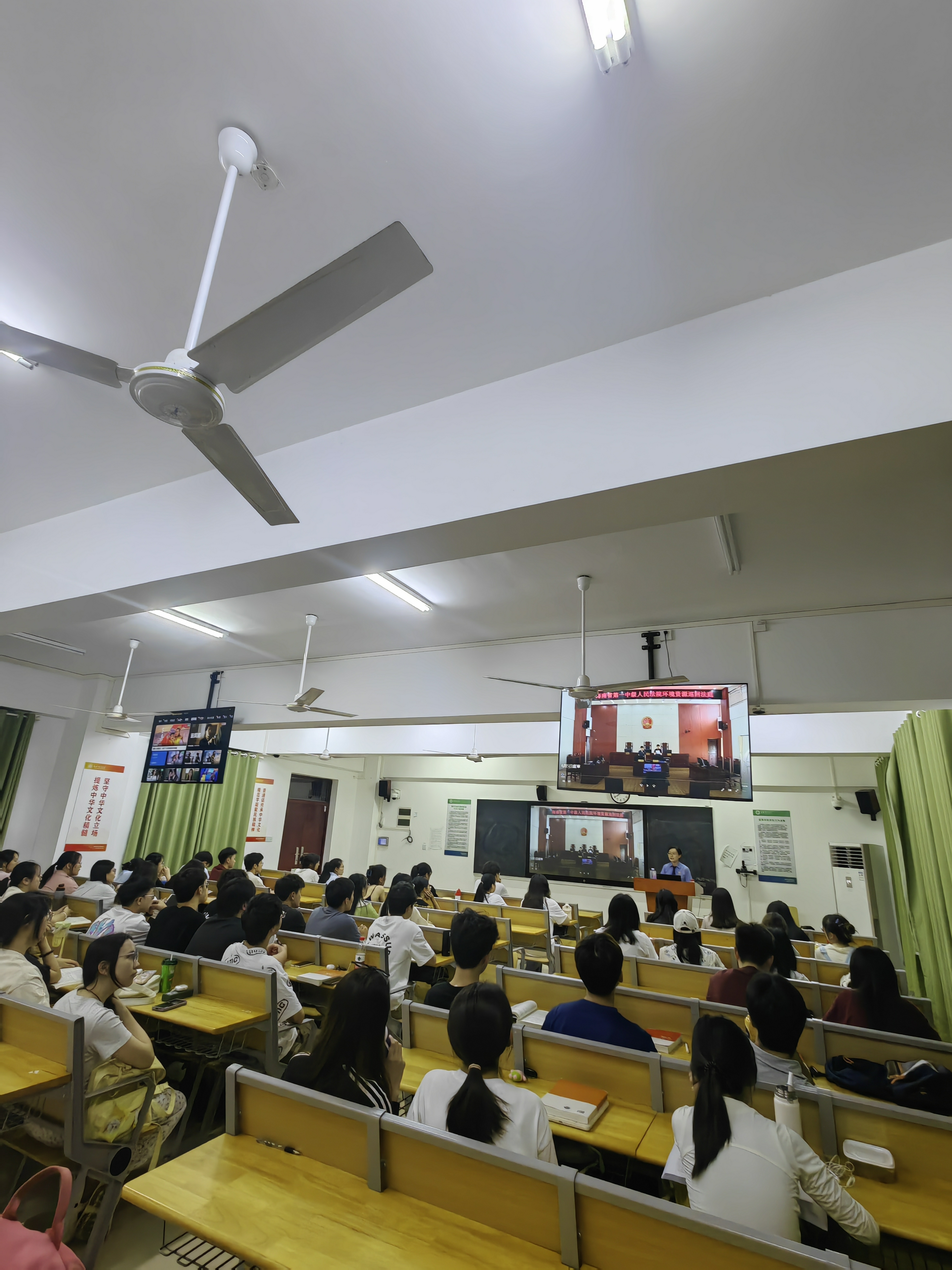 校检合作联手助力生态安全 检察官进课堂为学生讲授法治课